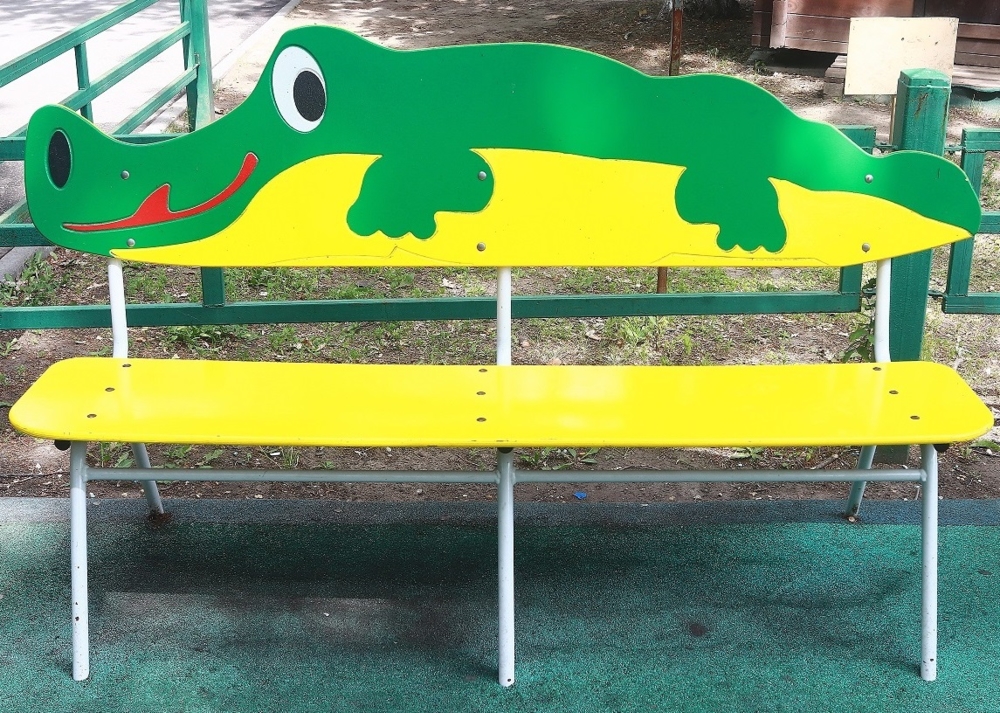 Скамейка детская на металлических ножках "Крокодил"