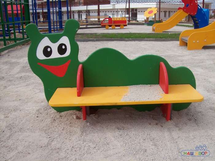 Детская скамейка из пластика